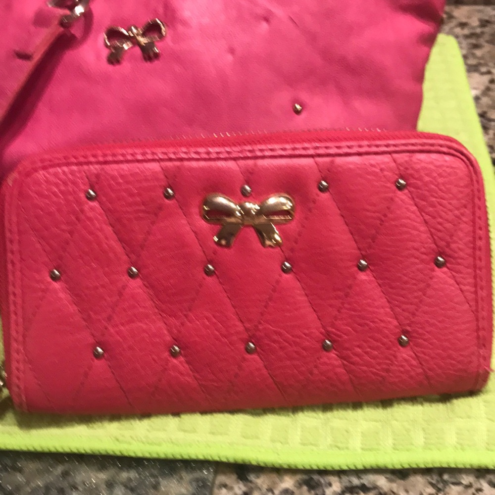 Bow tie purse and wallet